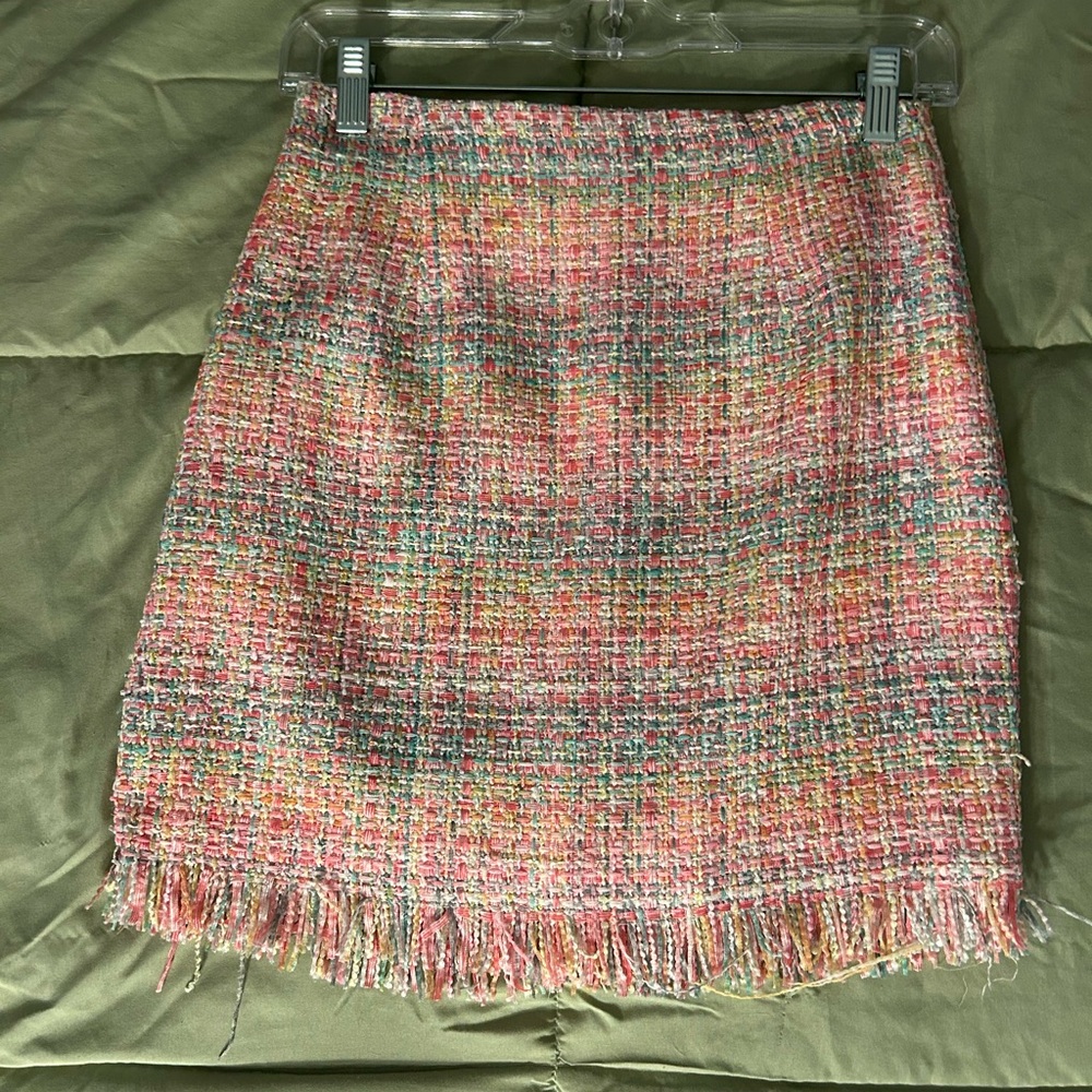 Chic Tweed Fringe Mini Skirt in Pink and Green